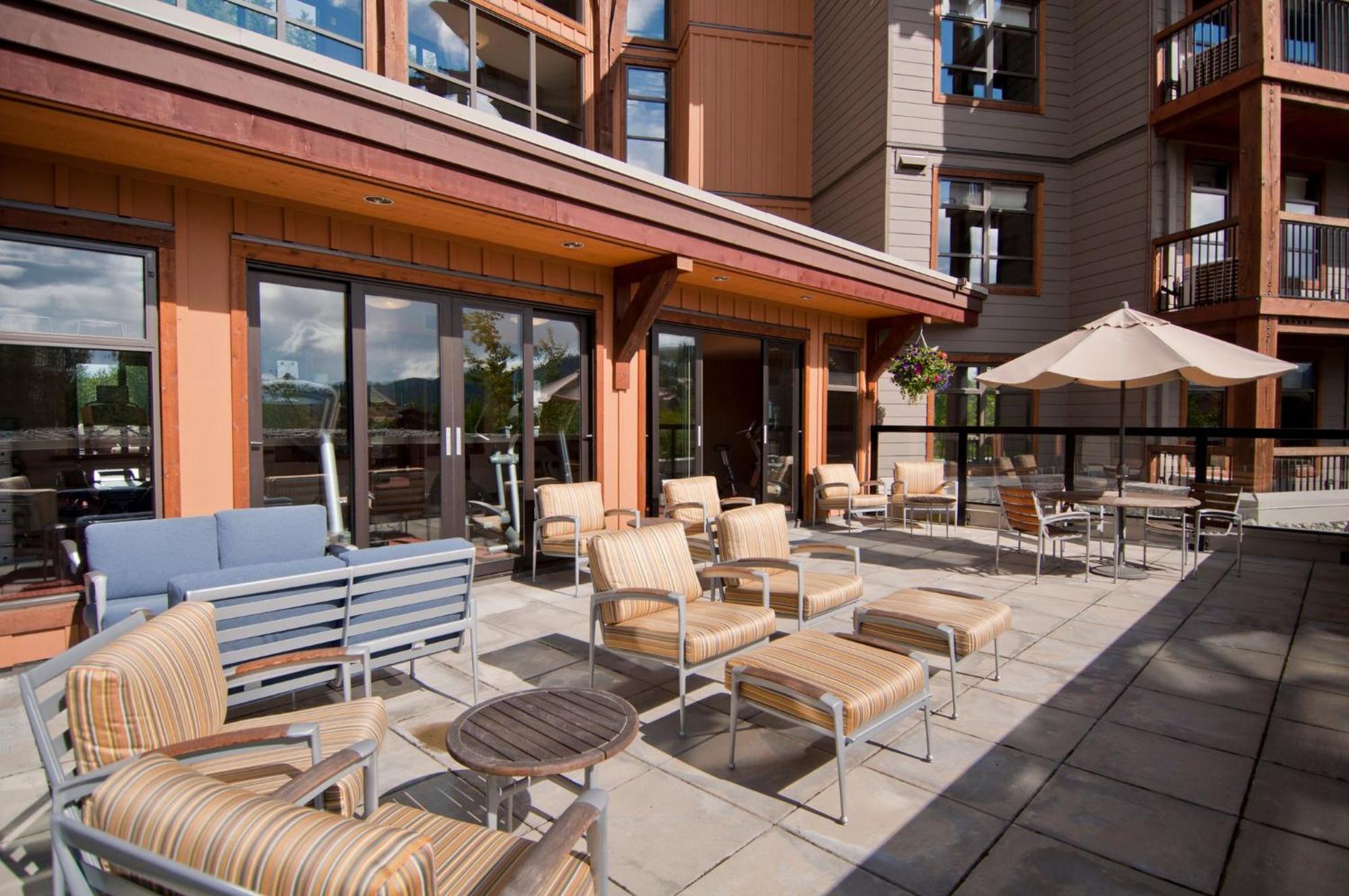Evolution Whistler Aparthotel Exterior foto