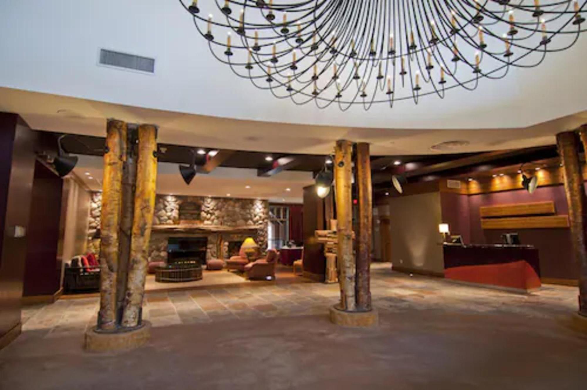 Evolution Whistler Aparthotel Exterior foto
