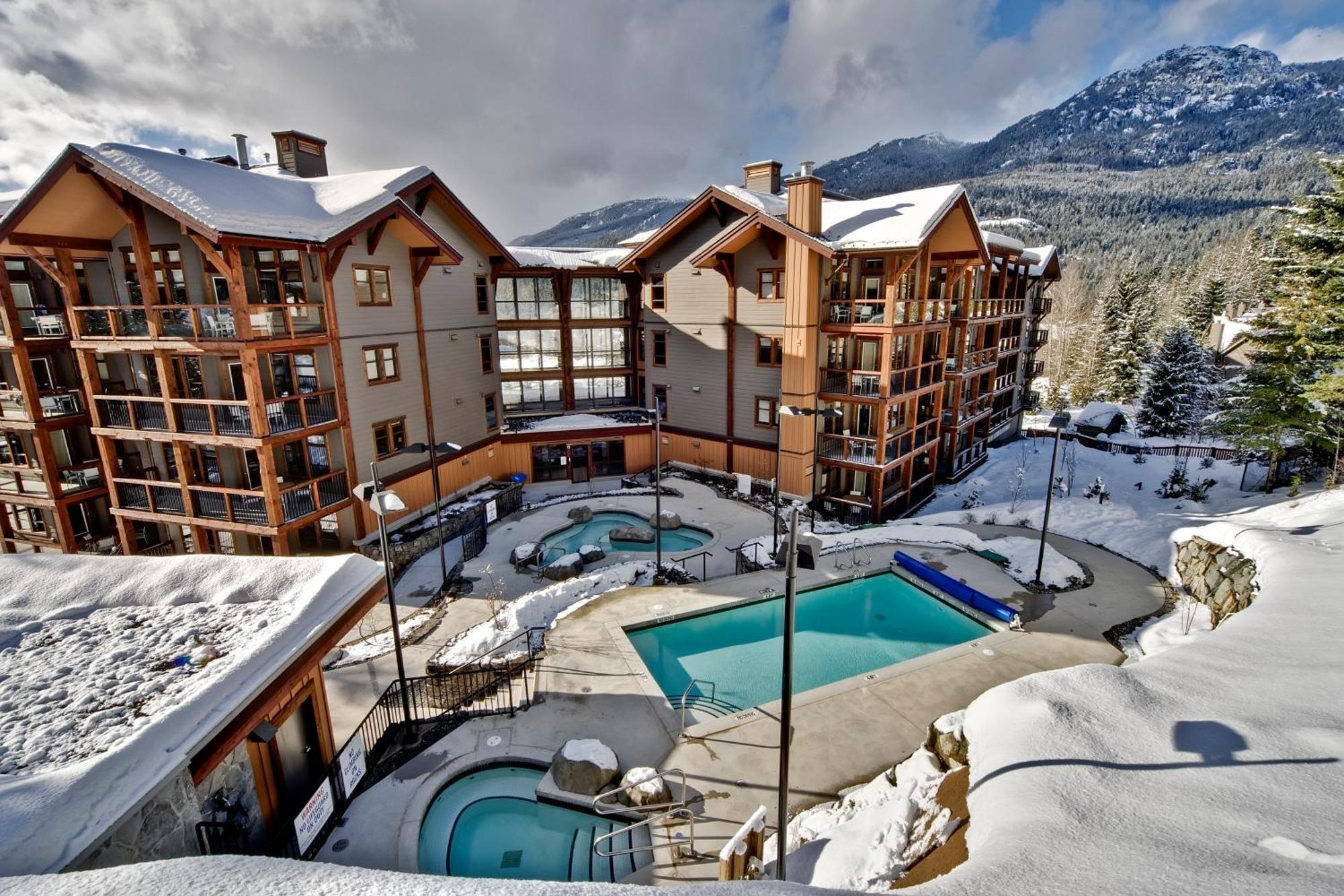 Evolution Whistler Aparthotel Exterior foto